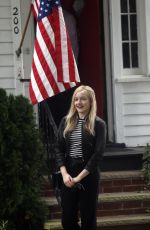 JULIA GARNER on the Set of Inventing Anna in New York 10/02/2020
