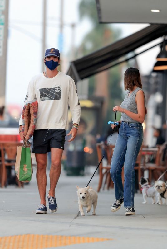 KAIA GERBER and Jacob Elordi Out with Their Dog in Los Angeles 10/20/2020