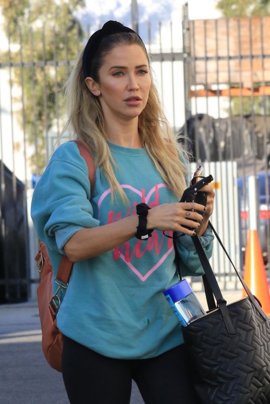 KAITLYN BRISTOWE Arrives at DWTS Studio in Los Angeles 10/27/2020