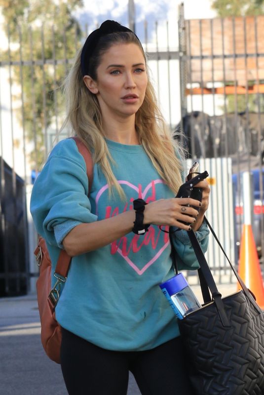 KAITLYN BRISTOWE Arrives at DWTS Studio in Los Angeles 10/27/2020