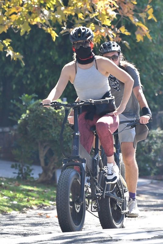 KATE HUDSON, Danny Fujikawa and Kurt Russell Rides Their Bicycles Out in Brentwood 10/29/2020
