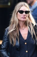 KATE MOSS Leaves a Hairdresser in London 10/01/2020