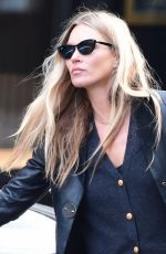 KATE MOSS Leaves a Hairdresser in London 10/01/2020