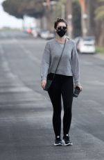 KATHERINE SCHWARZENEGGER Out and About in Santa Monica 10/11/2020