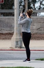 KATHERINE SCHWARZENEGGER Out and About in Santa Monica 10/11/2020