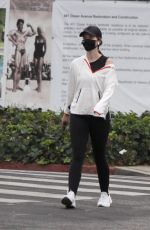 KATHERINE SCHWARZENEGGER Out in Santa Monica 10/18/2020