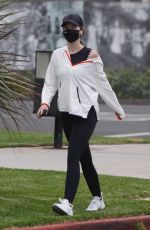 KATHERINE SCHWARZENEGGER Out in Santa Monica 10/18/2020