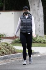 KATHERINE SCHWARZENEGGER Out in Santa Monica 10/28/2020
