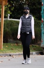 KATHERINE SCHWARZENEGGER Out in Santa Monica 10/28/2020