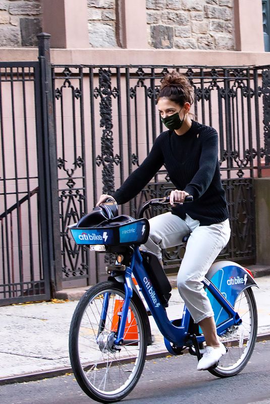 KATIE HOLMES and Emilio Vitolo Jr. Kissing Out Riding Bikes in New York 10/15/2020