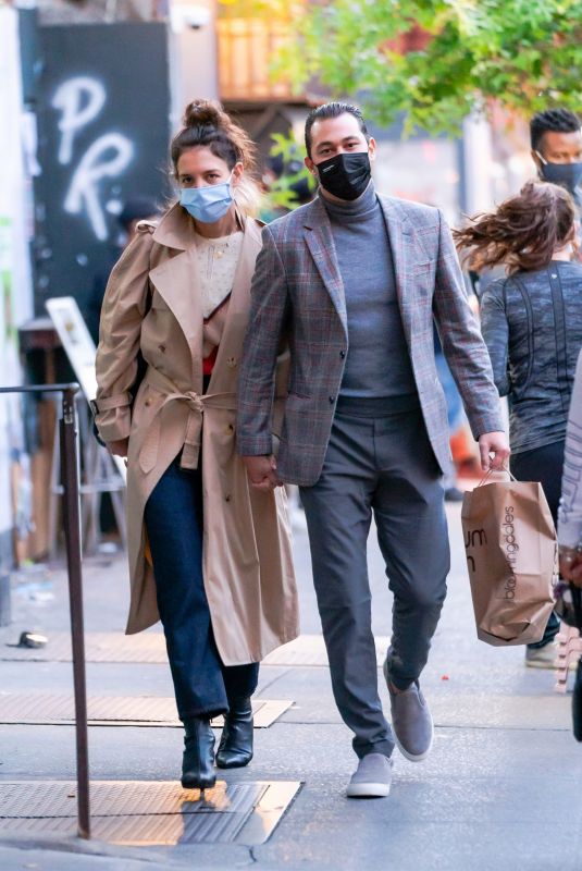 KATIE HOLMES and Emilio Vitolo Jr. Out in New York 10/13/2020