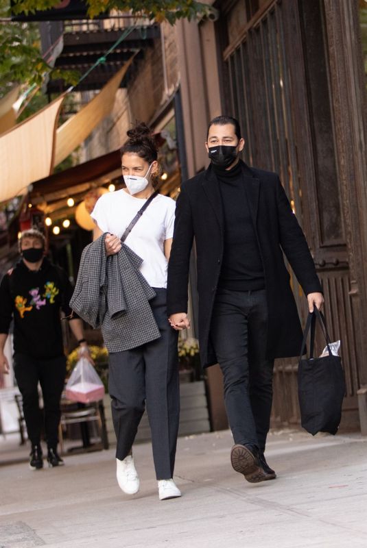KATIE HOLMES and Emilio Vitolo Jr. Out in New York 10/20/2020