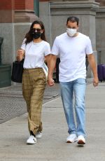 KATIE HOLMES and Emilio Vitolo Jr. Riding Downtown Subway Train in New York 10/01/2020
