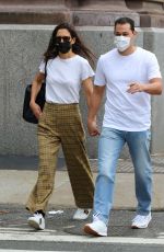 KATIE HOLMES and Emilio Vitolo Jr. Riding Downtown Subway Train in New York 10/01/2020
