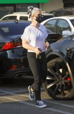 KELLY OSBOURNE and Griffin Johnson Out for Lunch in West Hollywood 10/16/2020