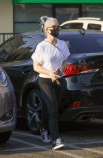KELLY OSBOURNE and Griffin Johnson Out for Lunch in West Hollywood 10/16/2020
