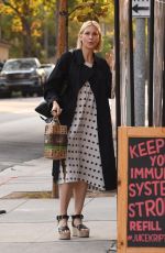 KELLY RUTHERFORD at Kreation Organic Juicery in West Hollywood 10/22/2020