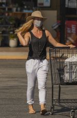 KENDRA WILKINSON Out Shopping in Los Angeles 10/19/2020
