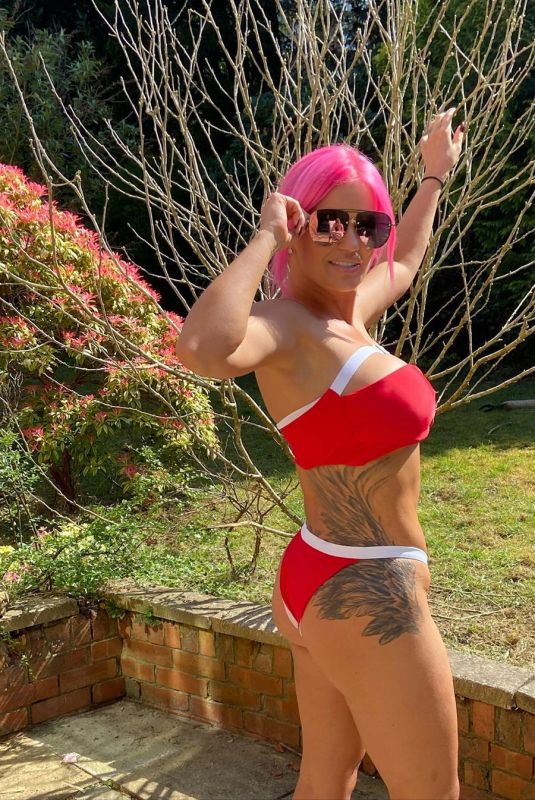KERRY KATONA - Instagram Photos 10/18/2020