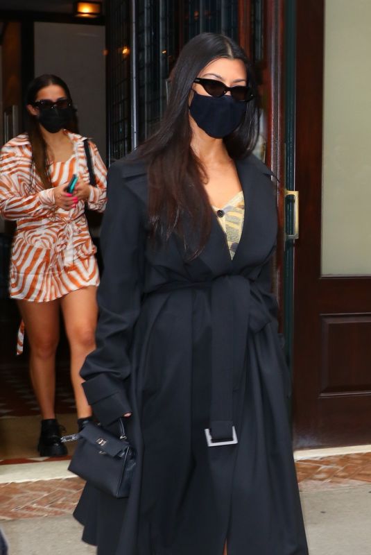 KOURTNEY KARDASHIAN and ADDISON RAE Leaves Their Hotel in New York 10/11/2020