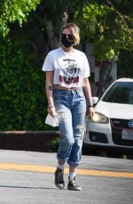 KRISTEN STEWART Out Shopping in Los Angeles 10/17/2020