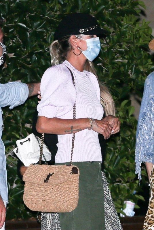 LAETICIA HALLYDAY Out for Dinner with a Friends in Malibu 10/02/2020