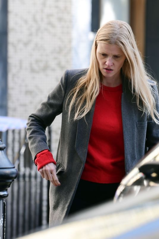 LARA STONE Out and About Primrose Hill 10/19/2020