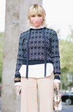 MAISIE WILLIAMS at Chloe Show at Paris Fashion Week 10/01/2020