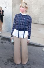 MAISIE WILLIAMS Leaves Chloe Fashion Show at PFW in Paris 10/01/2020