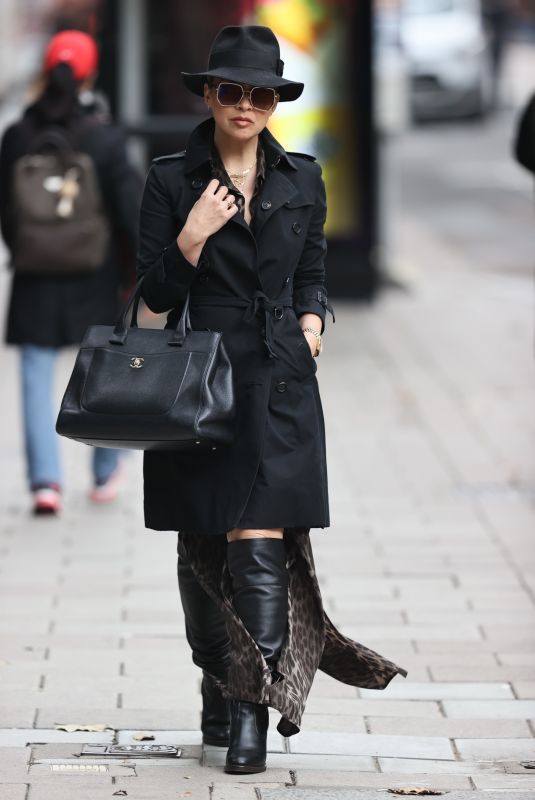 MYLEENE KLASS Arrives at Smooth Radio in London 10/09/2020