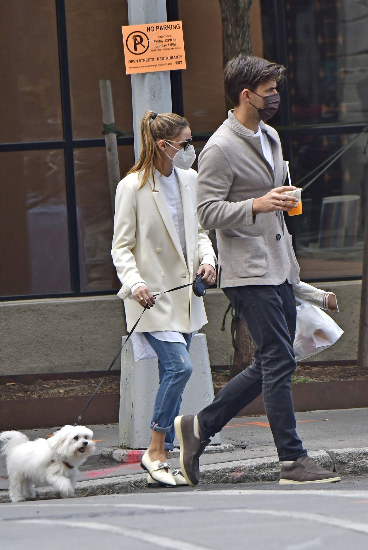olivia-palermo-out-with-her-dog-in-new-york-10-10-2020-4.jpg