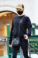 POM KLEMENTIEFF Out and About in Venice 10/26/2020