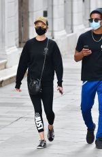 POM KLEMENTIEFF Out and About in Venice 10/26/2020