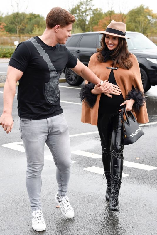 Pregnant CHARLOTTE DAWSON at La Casa Restaurant in Manchester 10/21/2020