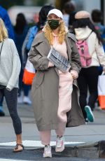 Pregnant ELSA HOSK and Tom Daly Out in New York 10/02/2020