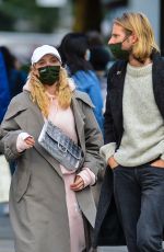 Pregnant ELSA HOSK and Tom Daly Out in New York 10/02/2020