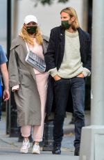 Pregnant ELSA HOSK and Tom Daly Out in New York 10/02/2020