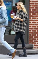 Pregnant ELSA HOSK and Tom Daly Out in New York 10/07/2020