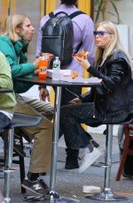 Pregnant ELSA HOSK Out for Pizza in New York 10/09/2020