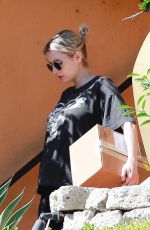 Pregnant EMMA ROBERTS Leaves Alfred Coffee in Los Feliz 10/02/2020
