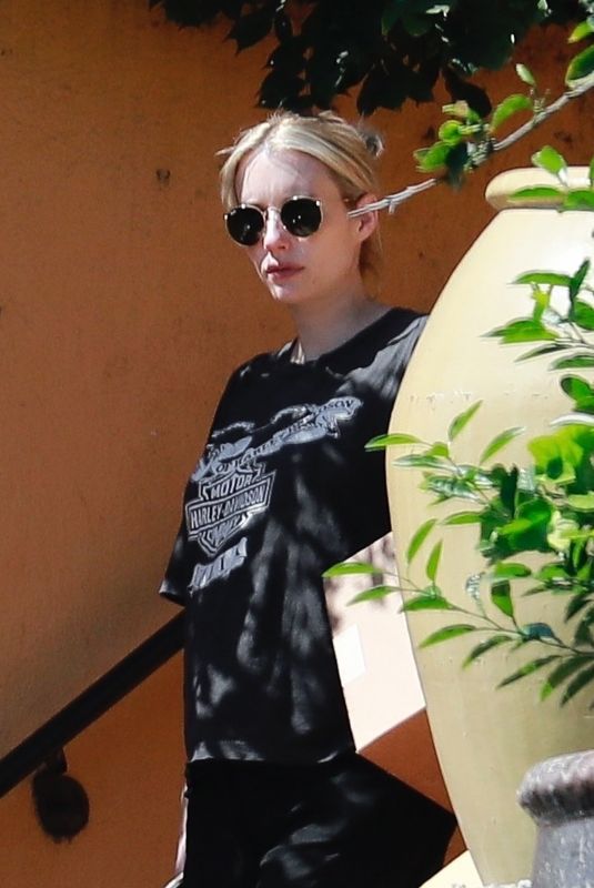 Pregnant EMMA ROBERTS Leaves Alfred Coffee in Los Feliz 10/02/2020