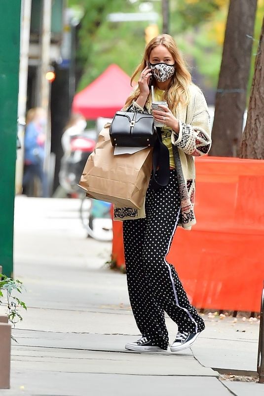 Pregnant JENNIFER LAWRENCE Out in New York 10/26/2020