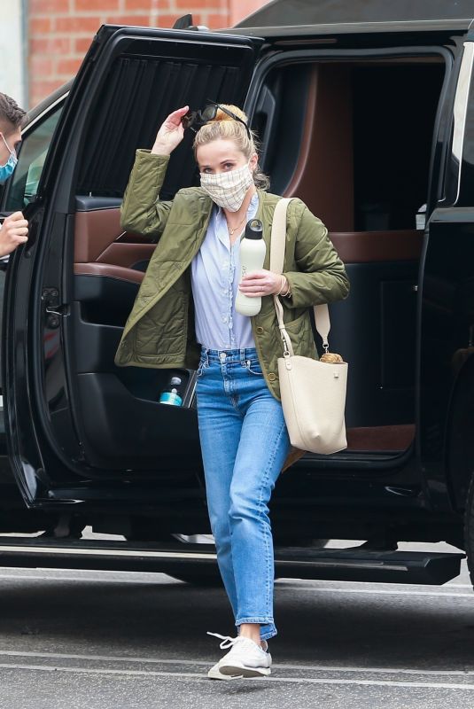 REESE WITHERSPOON Out and About in Hollywood 10/23/2020