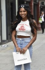 SAMIRA MIGHTY Shopping at Pandora in London 09/07/2020