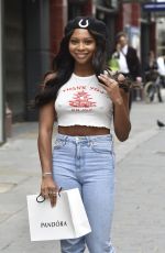 SAMIRA MIGHTY Shopping at Pandora in London 09/07/2020