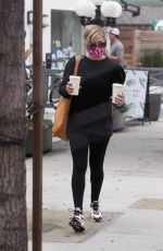 SARAH MICHELLE GELLAR at Blue Bottle Coffees in Brentwood 10/09/2020
