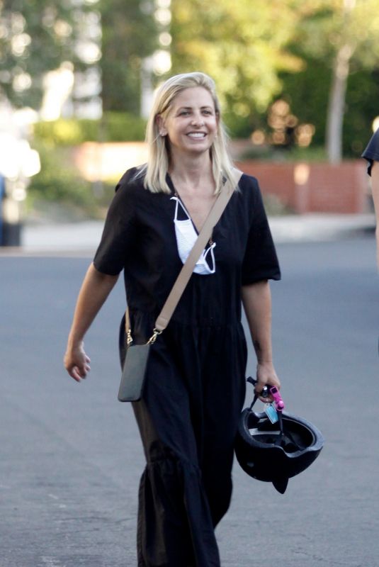 SARAH MICHELLE GELLAR Out and About in Los Angeles 10/18/2020
