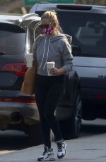 SARAH MICHELLE GELLAR Wearing a Vote Mask Out in Los Angeles 10/04/2020