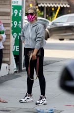 SARAH MICHELLE GELLAR Wearing a Vote Mask Out in Los Angeles 10/04/2020