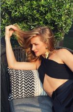 SHANTEL VANSANTEN for Rose and Ivy, October 2020